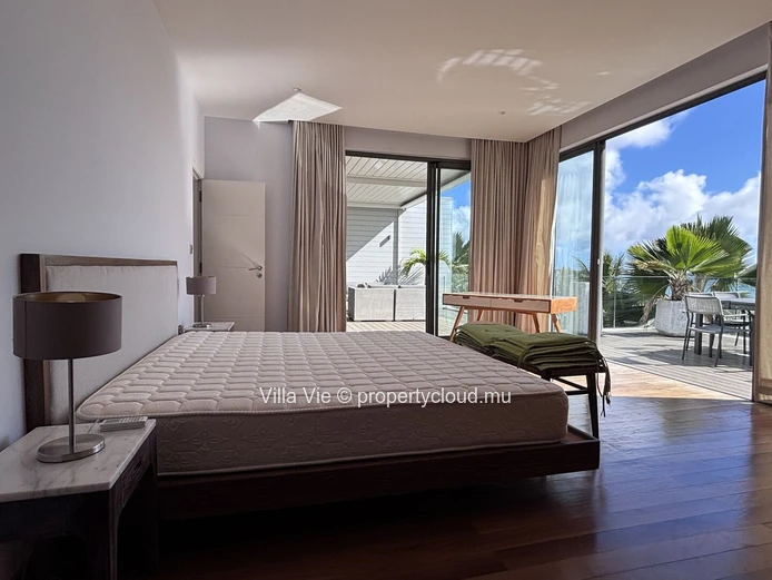 Roches Noires - Penthouse de 3 chambres avec vue sur la mer et piscine commune