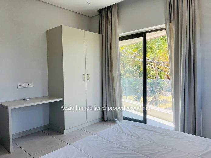 Contemporary Apartment Near The Beach