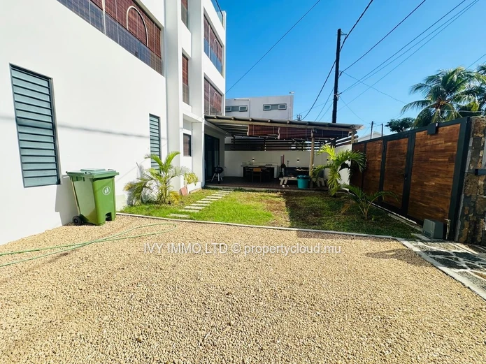For Rent – Prestigious Triplex in Trou aux Biches