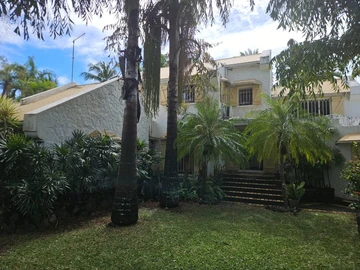 5 Bedroom Villa