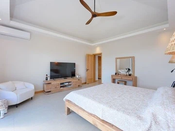 5 Bedroom Villa