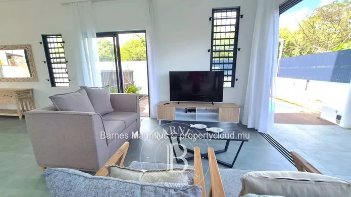 TROU AUX BICHES – Villa contemporaine à étage avec piscine – 3 chambres