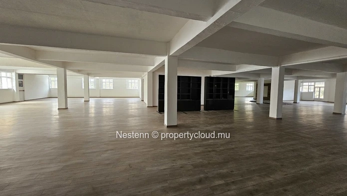 Bureau de 1100 m².
