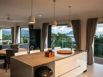 5 Bedroom Villa