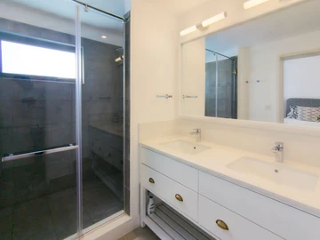 4 Bedroom Apartment