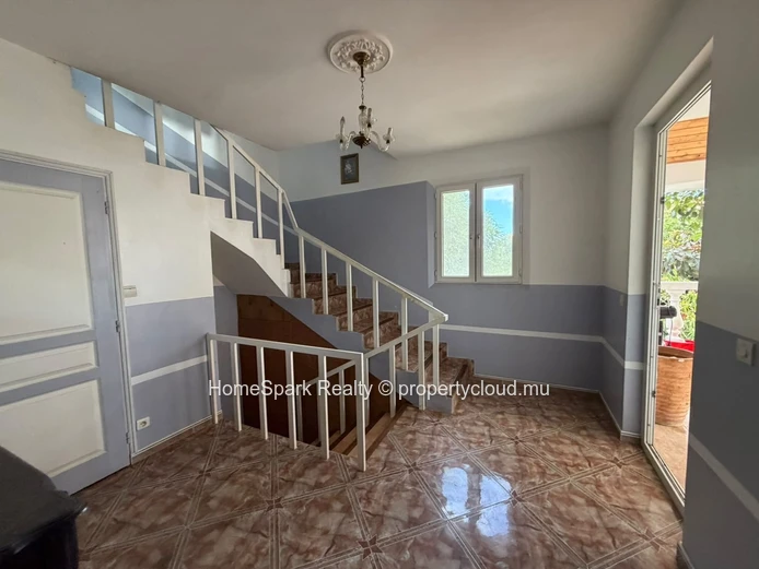 Spacious Multi-Level House for Sale – Morcellement Anna, Flic en Flac