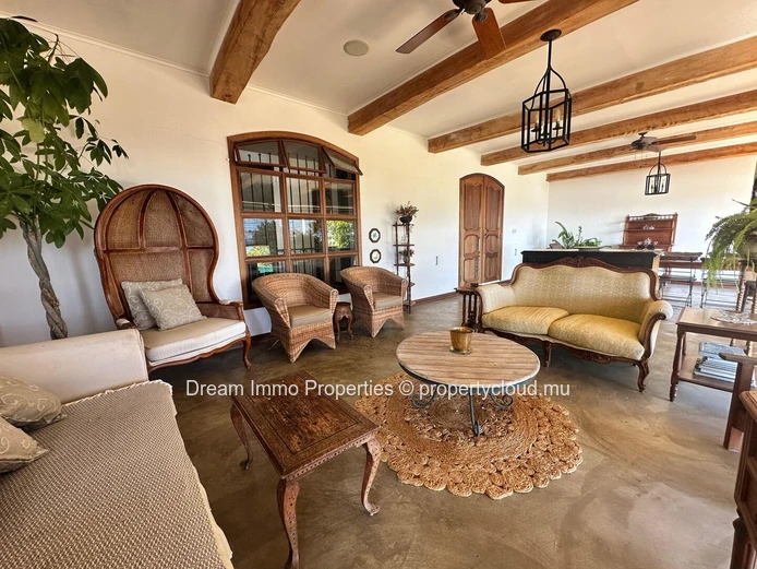 Élégante villa de caractère de 3 chambres avec vue panoramique mer et montagne à Tamarin – Ile Maurice