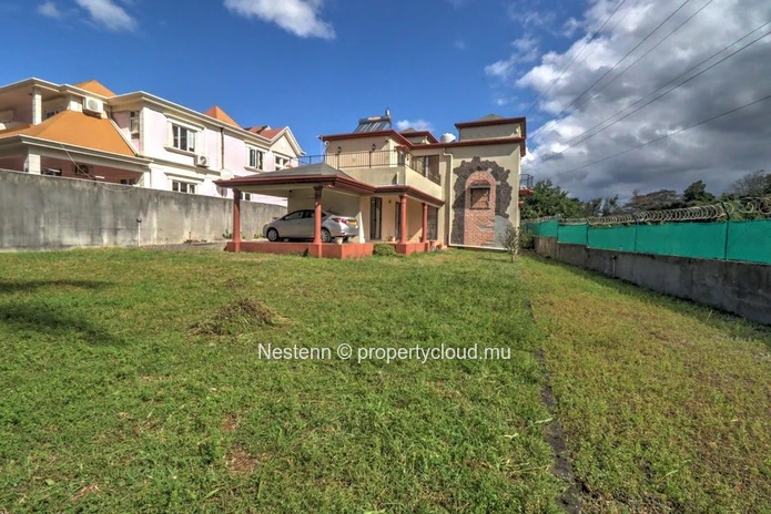 4 bedroom house of 168 m2, on a plot of 467 m2