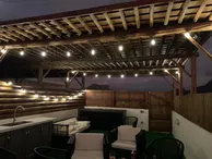 Beautiful penthouse with private roof top terrace near Jumbo Express 