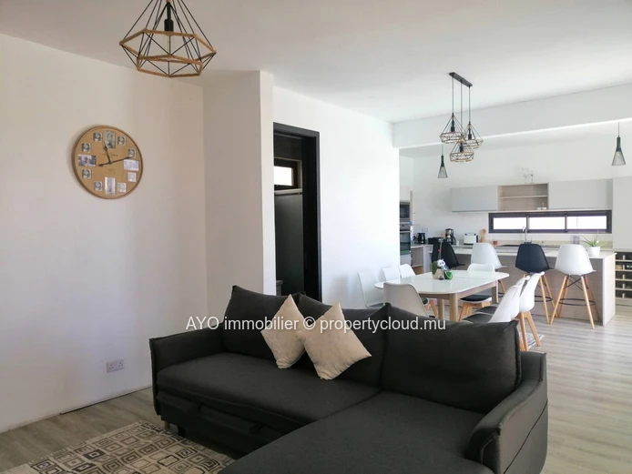 A VENDRE BIEN EXCEPTIONNEL -Maison moderne de 4 chambres avec piscine à Pereybere
