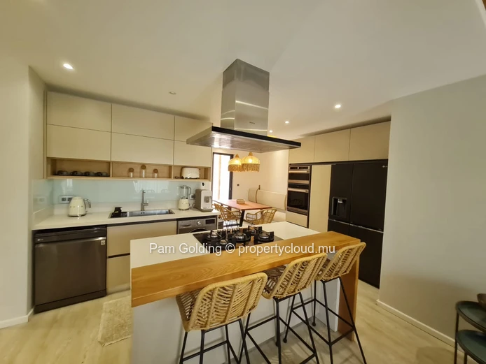 Located within the highly sought-after Waterway Residence Apartments. (Sole Mandate)