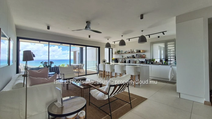 Penthouse d’Exception avec Piscine Privée et Vue Panoramique sur l’Océan à Pointe aux Canonniers