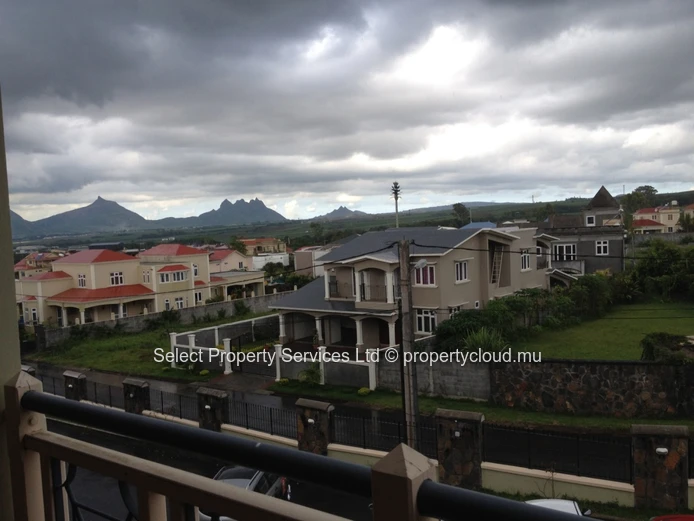 Furnished Modern Apartment for rent in Trianon, Quatre Bornes 