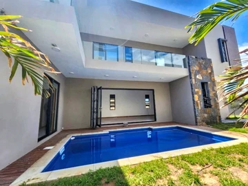 4 Bedroom Villa