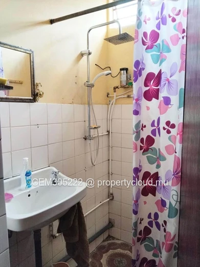 Maison 5 Chambres à Vendre à Rose Hill – Excellente Opportunité à Prix Attractif