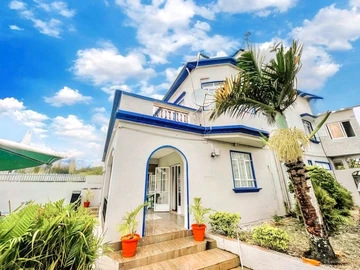 6 Bedroom House
