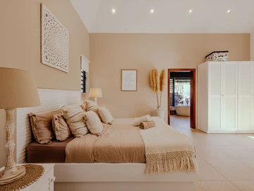 4 Bedroom Villa