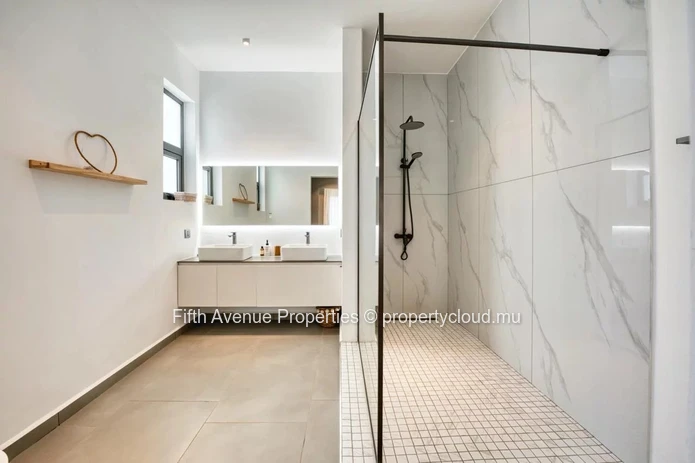 Grand Baie – Prestigious 3-Bedroom En-Suite Apartment