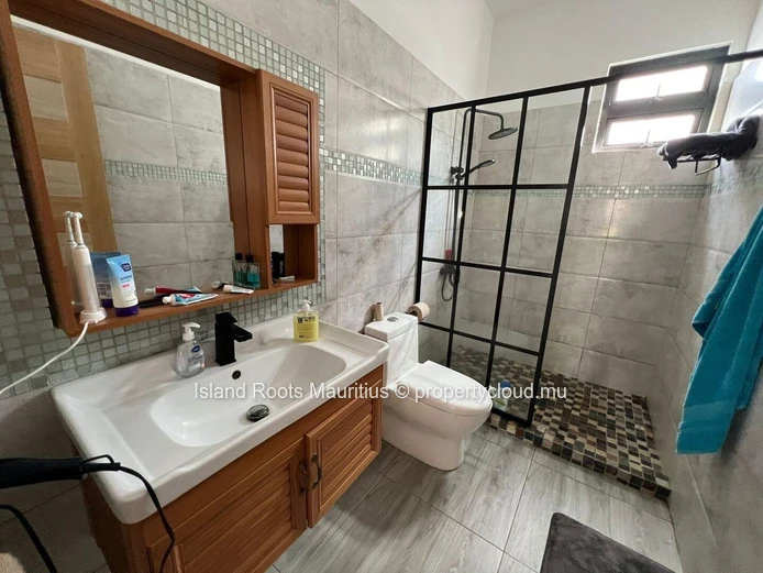 Charmante villa de plain pieds en location à Pereybère !