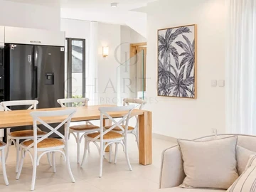 4 Bedroom Villa
