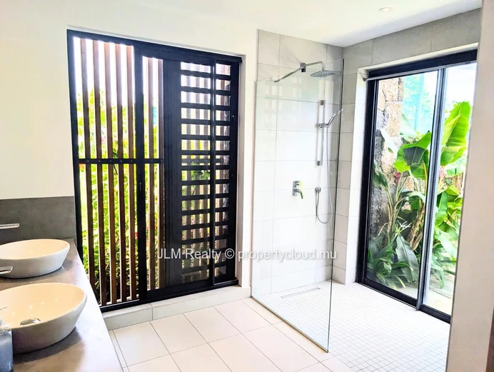 Villa contemporaine avec vue golf à louer à Haute Rive, Île Maurice