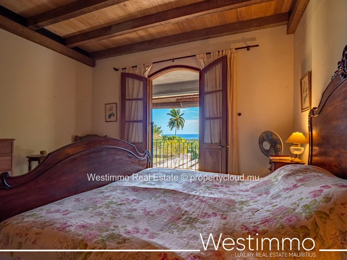 Villa de style colonial avec vue mer à vendre à Tamarin