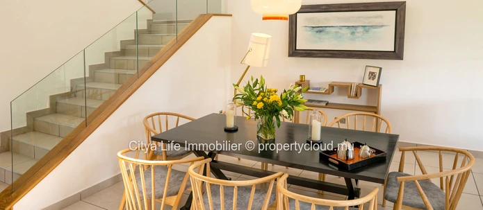 Duplex de 4 chambres avec piscine privée à vendre à Balaclava