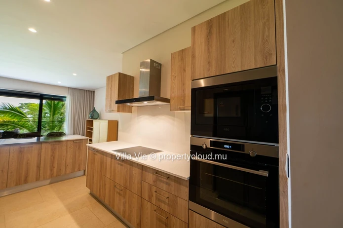 Belle Vue Harel - Spacious 4-bedroom first floor apartment (Sole Mandate)