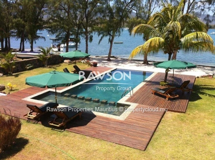 Appartement 3 chambres dans une résidence avec piscine et vue magnifique sur Le Morne