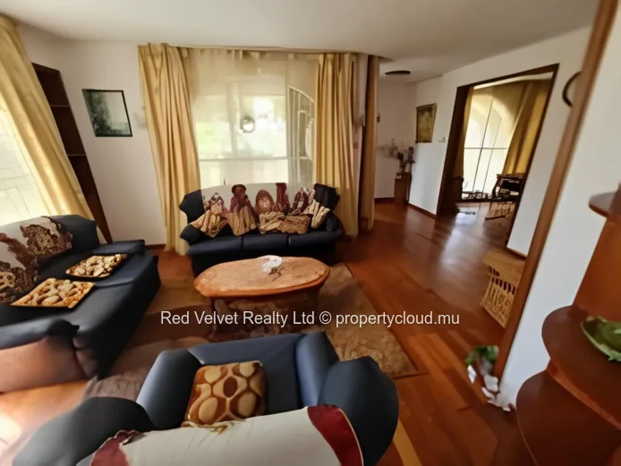 Maison de 3 chambres à vendre à Roches Brunes | Meublée | Jardin privé