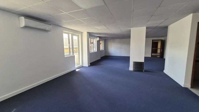 Bureau à louer à Quatre-Bornes -  Emplacement Stratégique
