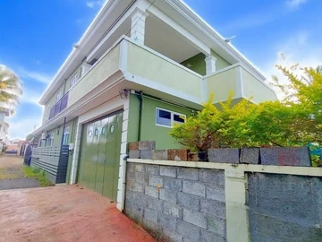 6 Bedroom House