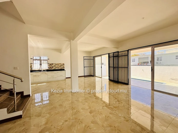 Spacious New Villa In Pereybere