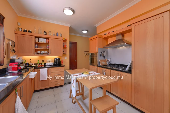 High-End Villa on Tamarina Golf Course – Exclusive Estate