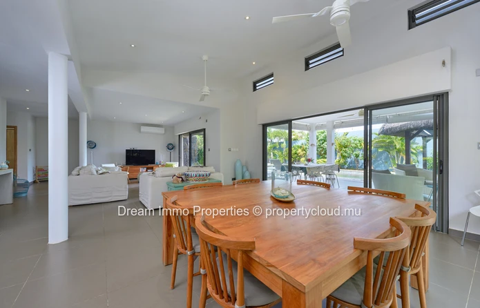 Splendid 3-Bedroom Villa Close To The Beach In Grand Baie – Mauritius
