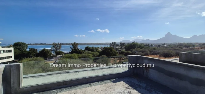 Sea & Mountain Views ! Beautiful 3 Bedrooms Penthouse With Private Rooftop In Tamarin - Mauritius
