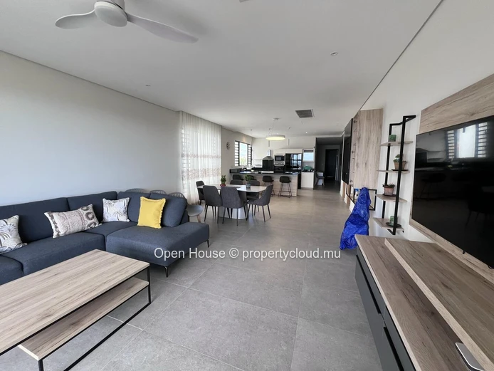 Apartment in Rivière Noire, Tamarin, 180m², 3 bedrooms, swimming pool, seaside, accessible to foreigners;