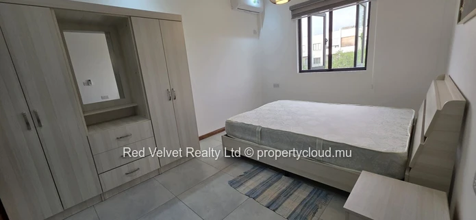 Luxury Furnished 3-Bedroom Townhouse with Rooftop Terrace and Jacuzzi – Flic en Flac | Rs 15M