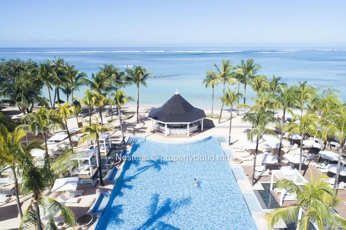 Villa de plain-pied de 3 chambres avec piscine privée et jardin dans un domaine prestigieux