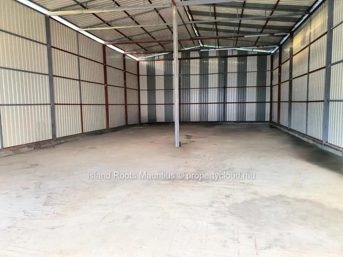 Warehouse / workshop for rent à Flacq
