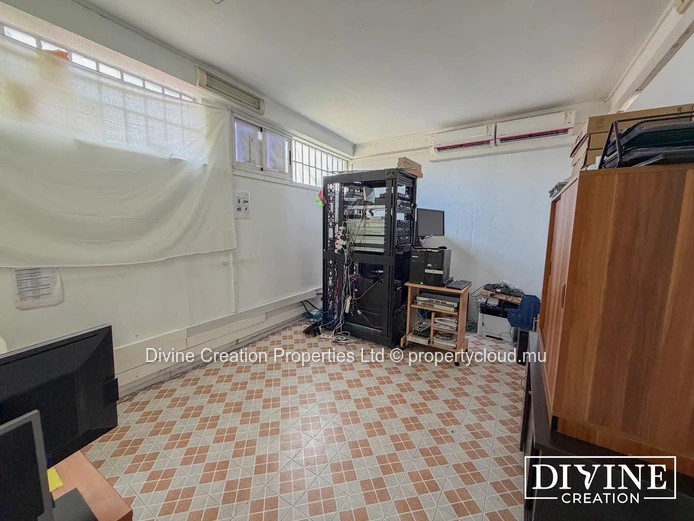 Commercial Building for Rent – Labourdonnais Avenue, Quatre Bornes