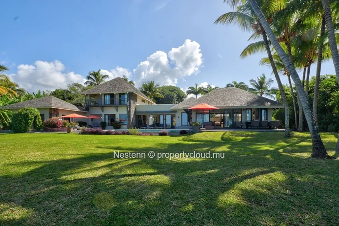Sea View Villa – Modern Elegance with Private Pool