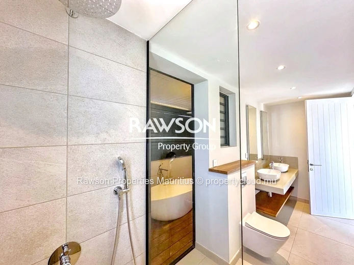 Magnifique Penthouse Pied Dans L’Eau – Accessible Aux Mauriciens