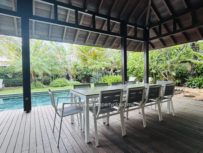 Grand Gaube - 4-bedroom ensuite villa with swimming pool