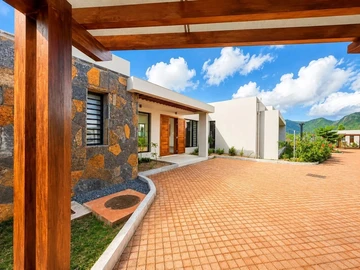4 Bedroom Villa