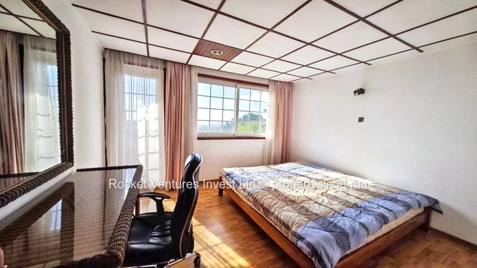 Villa élégante avec 4 chambres à louer et à vendre, Floréal – Centre