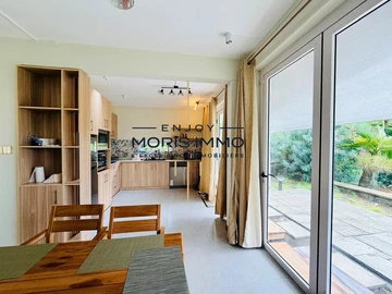 6 Bedroom Villa