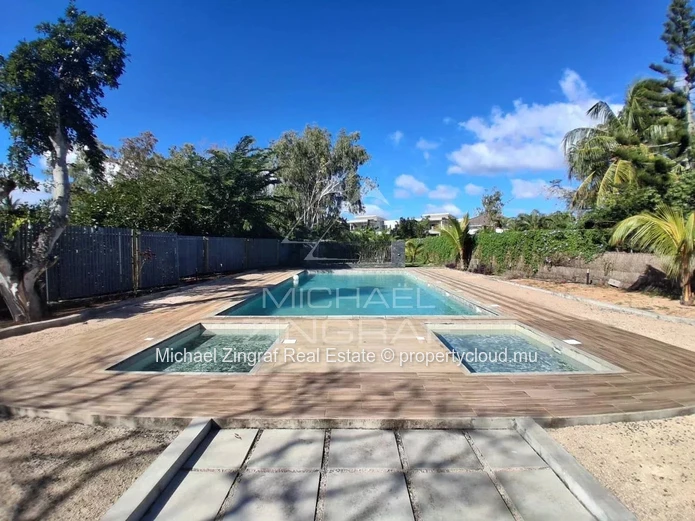 Grand Baie – Élégant Appartement avec Rooftop et Piscine Privée
