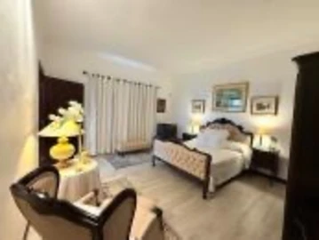 5 Bedroom Villa