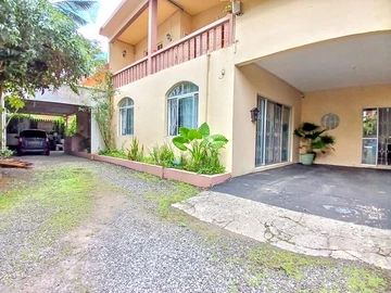 6 Bedroom House